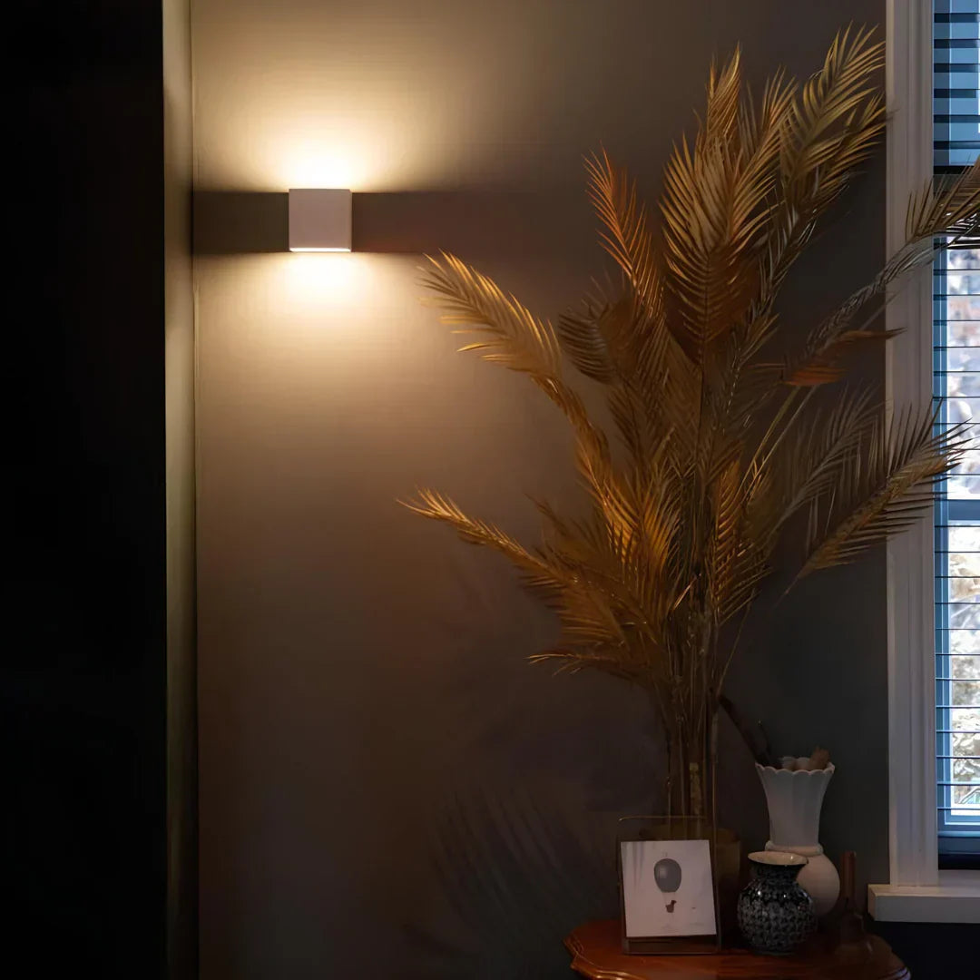 Luxe Wall Light – Motion Sensor & Warm Ambient LED Lighting (2700K)