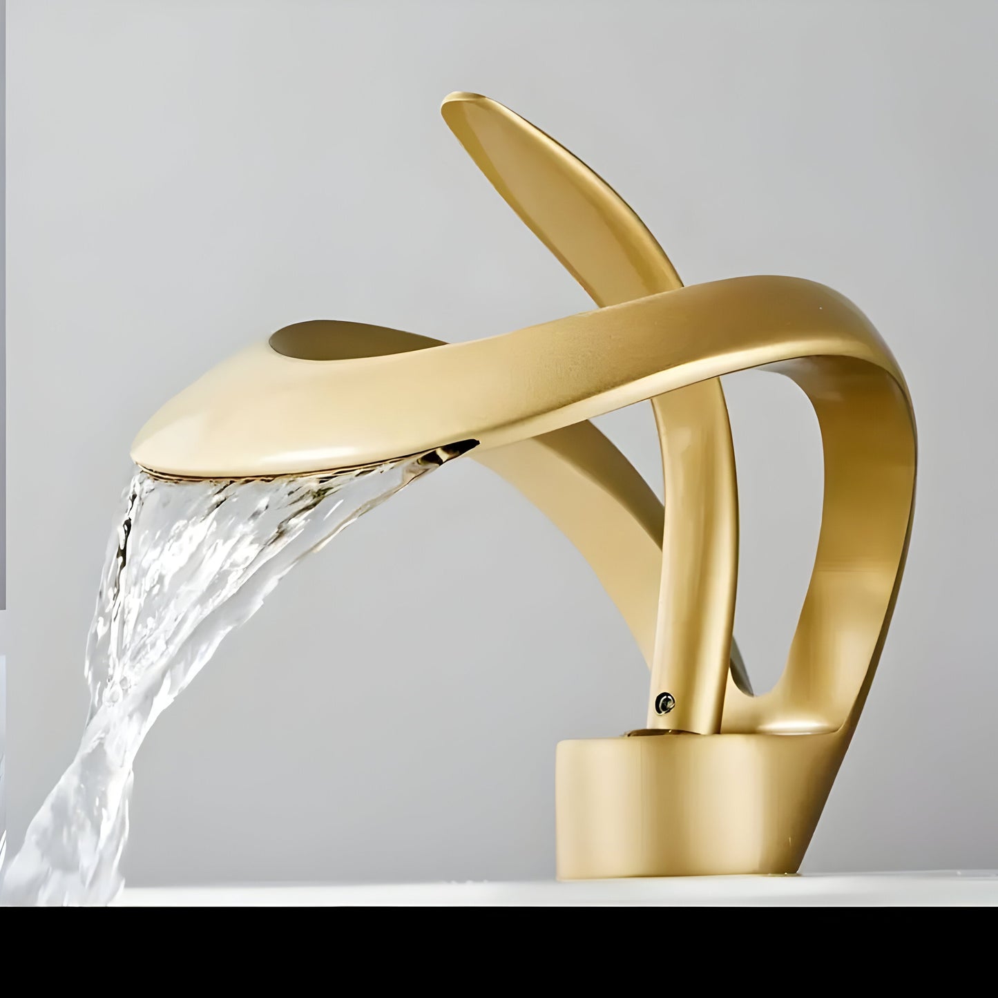 AquaGleam – Minimalist Bathroom Basin Tap