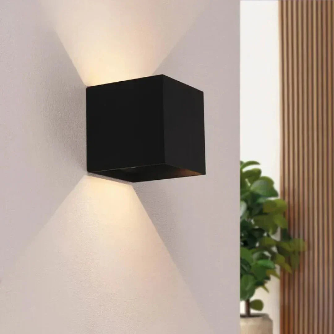 Luxe Wall Light – Motion Sensor & Warm Ambient LED Lighting (2700K)