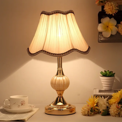 Quixy – Vintage Scandinavian Table Lamp for Bedroom or Living Room