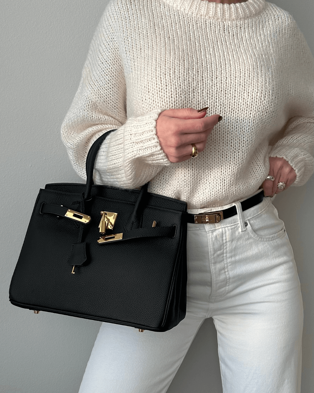 Luxury Leather Handbag for Women – Elegant & Timeless Shoulder Bag