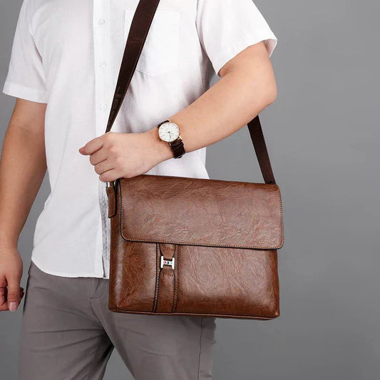 Lars – Minimalist Large Leather Shoulder Bag