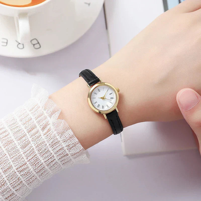 Billie | Elegant Round Women’s Watch with Roman Numerals – Minimalist Gold Timepiece