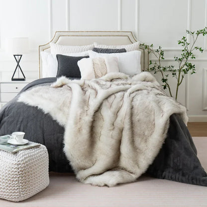 Luxury Faux Fox Fur Throw Blanket – Ultra Soft & Elegant Decorative Bed or Sofa Cover
